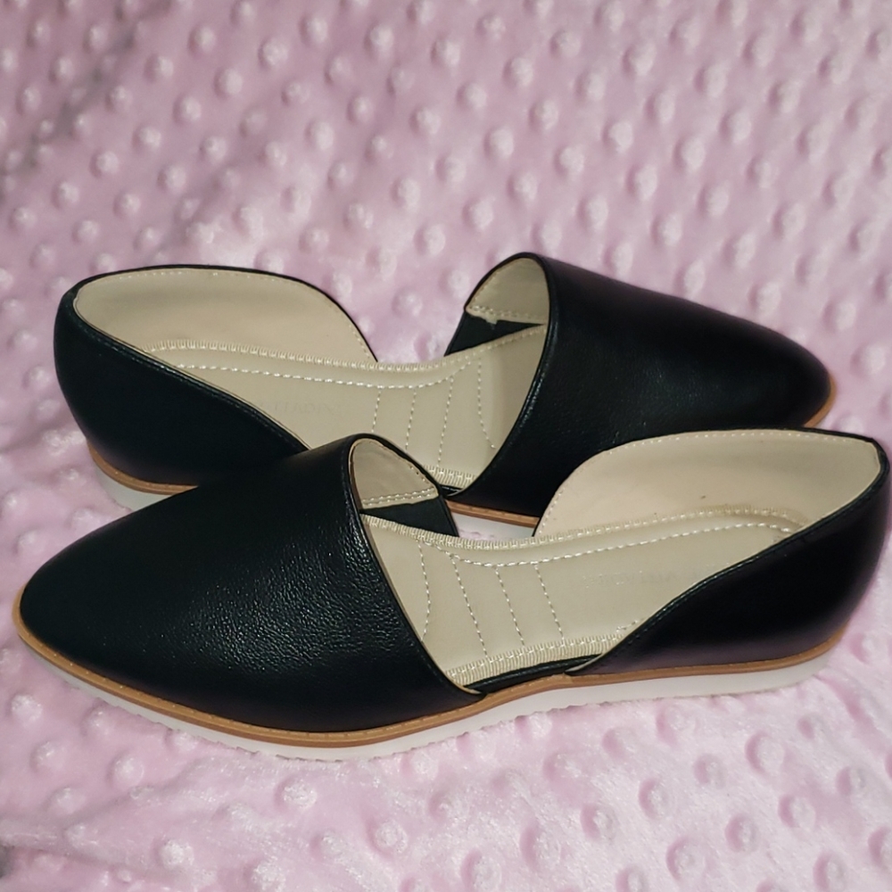 Adrienne Vittadini flats